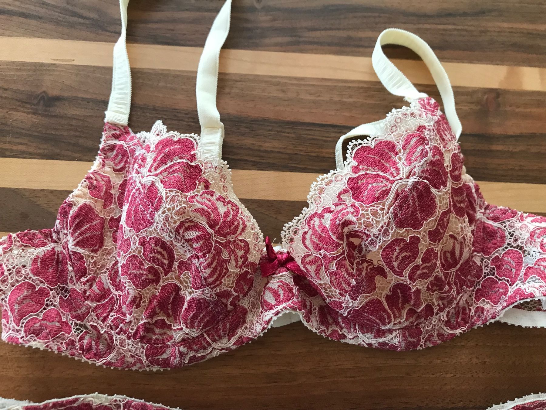 Altra biancheria intima: Zweifarbiges Spitzen- BH-Set Balconnet Slip – Nuovo (secondo la descrizione) da Alpnach Dorf venduto da marvo 1