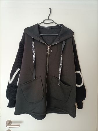 Schwarze Sweat Jacke in Grösse S/M, NEU!