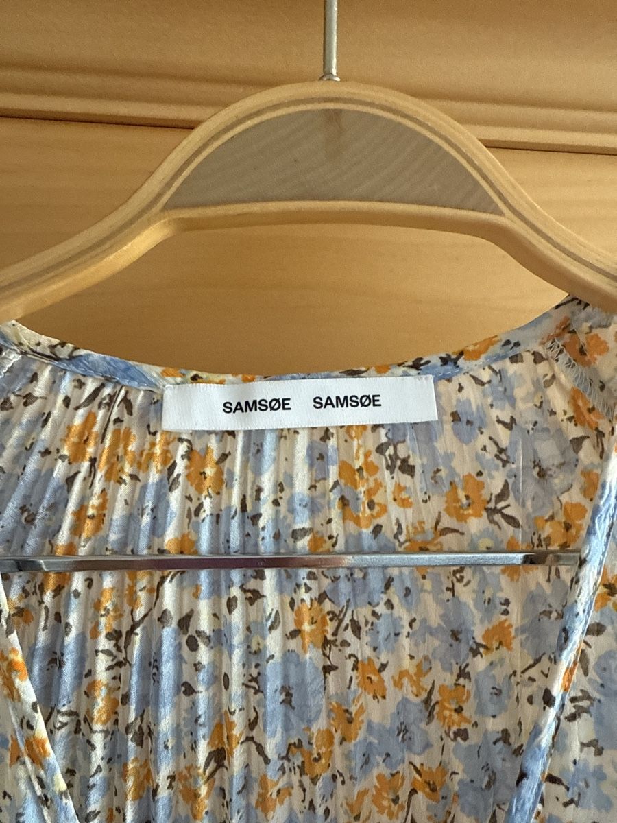 Samsøe Samsøe Vestiti: Sommerlichers Kleid von Samsoe Samsoe – Nuovo (secondo la descrizione) da Meggen venduto da BertaundAnton 1