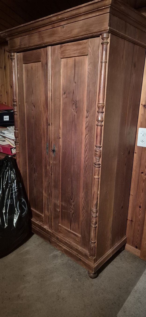 Armadi: Schrank – Usato da näfels venduto da vrenit