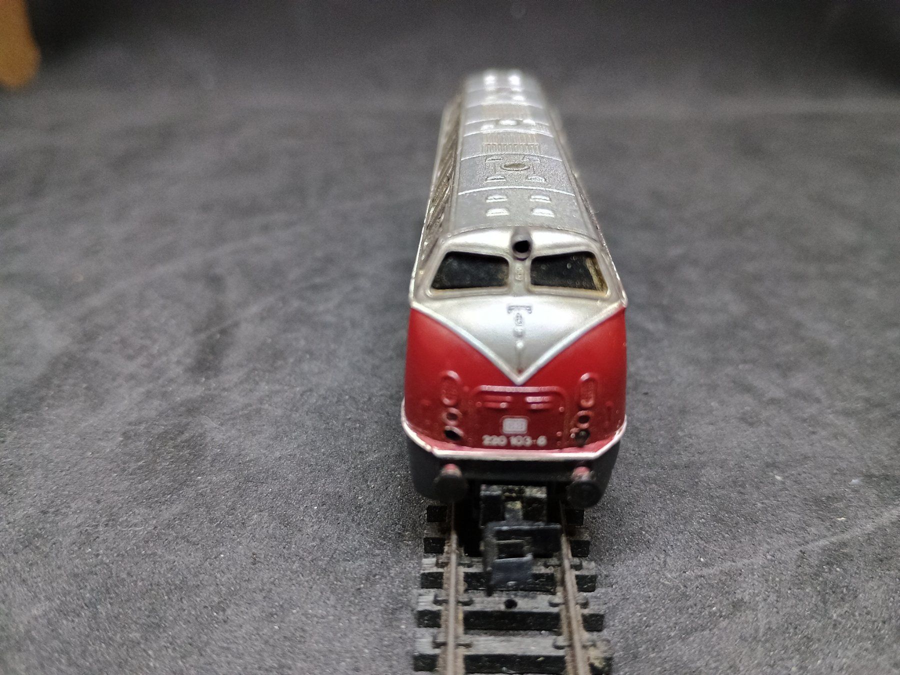 Arnold Modelleisenbahnen: Spur N BR220 DB – Gebraucht aus Bätterkinden von hob_6b8x 4