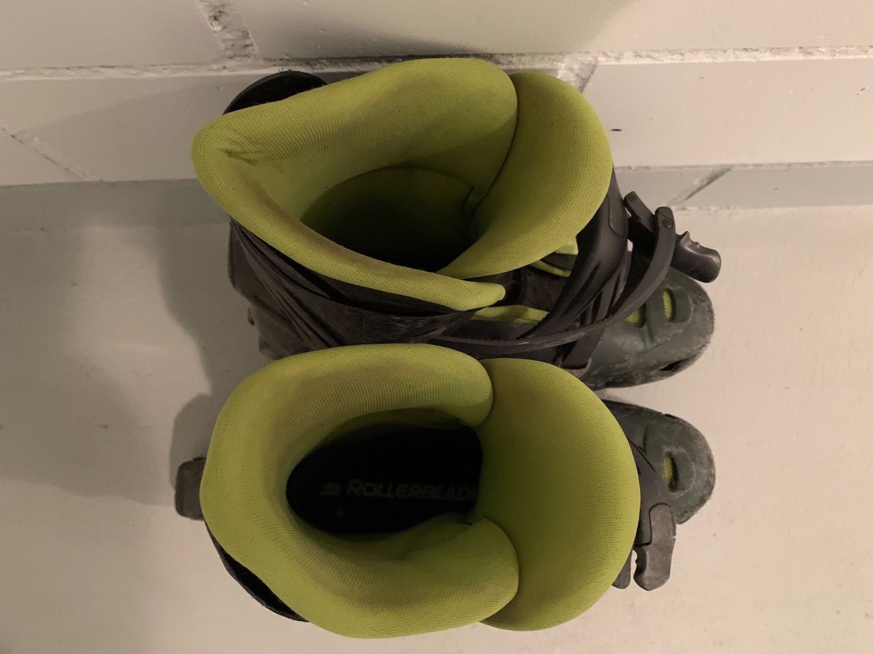 Pattini in linea & Pattini a rotelle: Inlineskates Grösse 40 (defekt) – Difettoso da Eschlikon TG venduto da 1.- 6