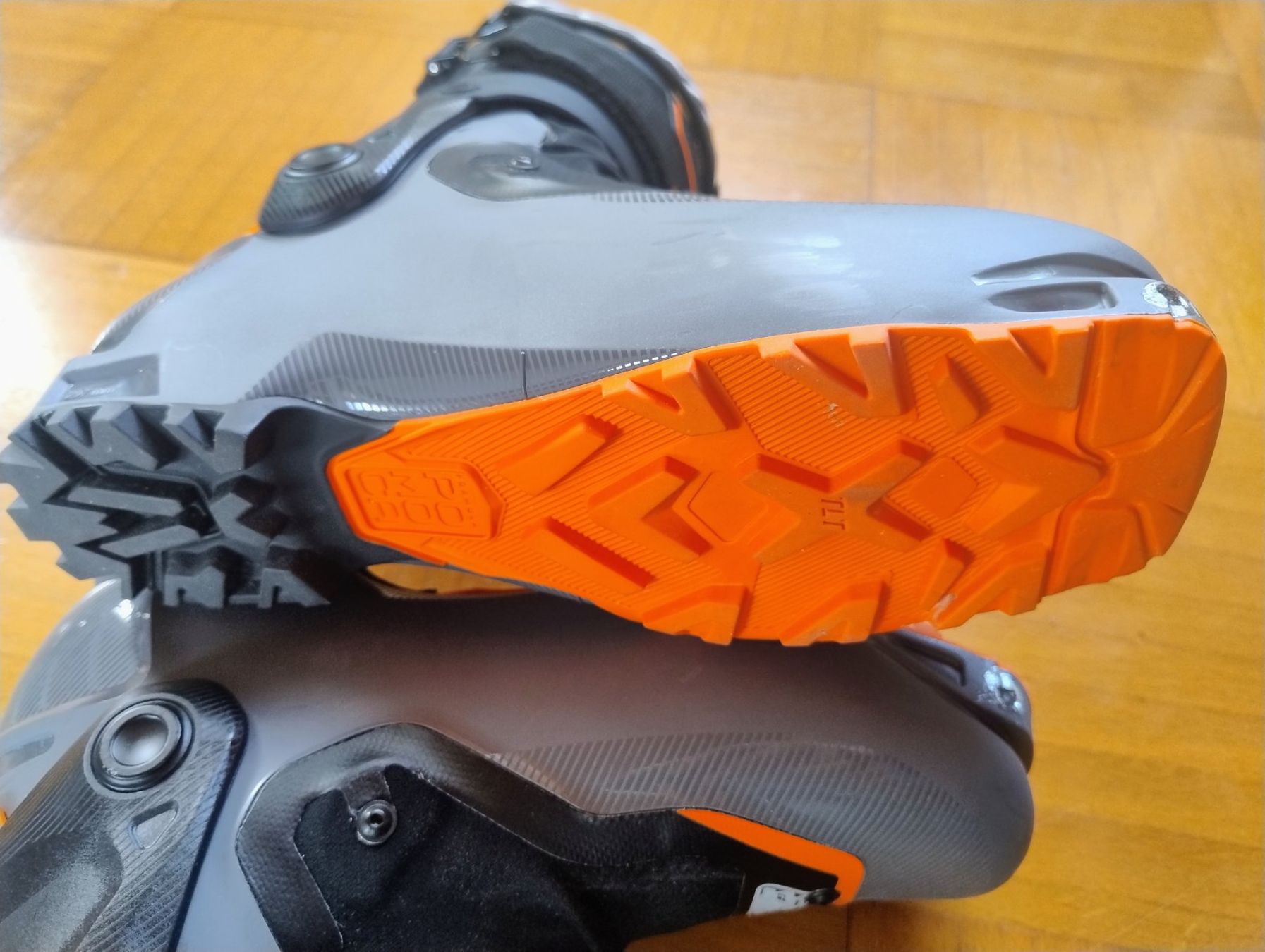 Dynafit Scarpe da uomo: Dynafit TLT X PU, 27.5, magnet/fluo orange – Nuovo (secondo la descrizione) da La Sarraz venduto da petit_chammossaire 4