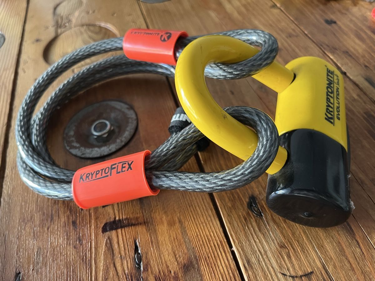 Lucchetti: Kryptonite Evolution 4 mit Cryptoflex-Kabel – Usato da Aesch BL venduto da flugsaurier73 1