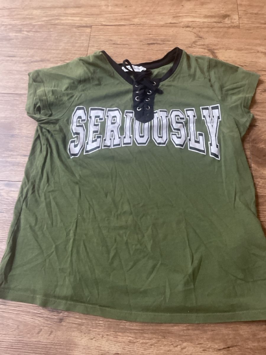 Blouses, T-shirts & Tops: Shirt – Neuf (Voir description) à Unterseen par Panini56