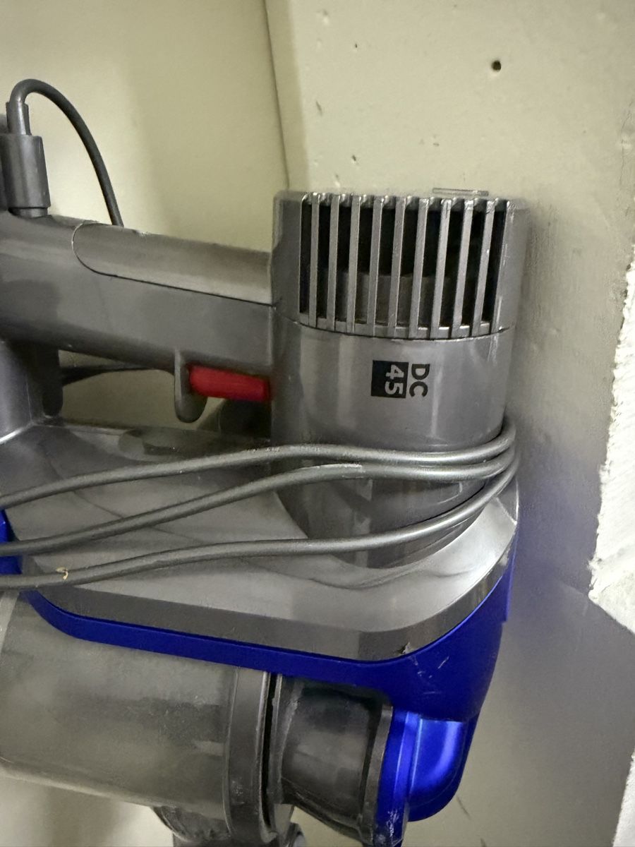 Dyson Aspirapolveri & Accessori: Dyson DC45 Akku Staubsauger – Difettoso da Birsfelden venduto da mah_6yvz