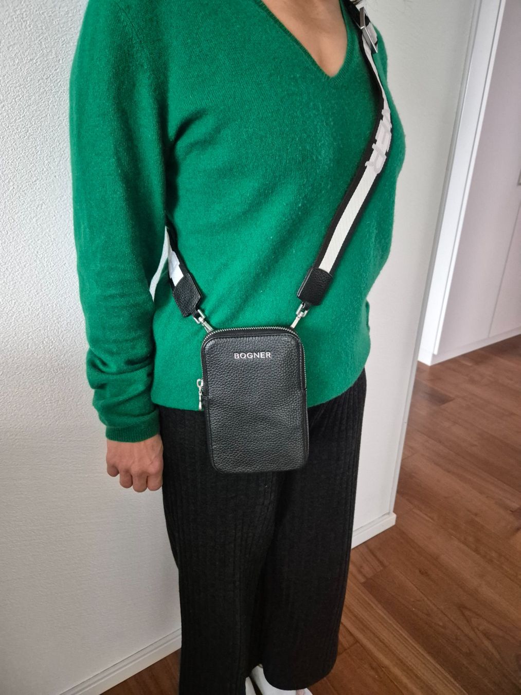 Bogner Borse da donna: Bogner Handytasche Leder schwarz – Usato da Dielsdorf venduto da Tombu 3