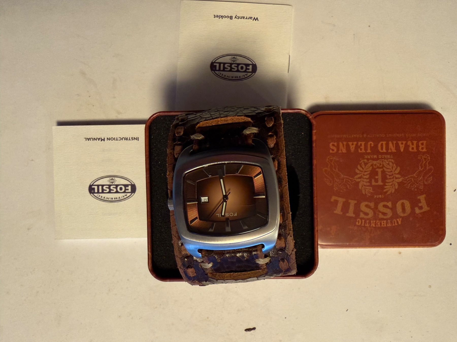 Fossil Orologi: Fossil Oversized Leather Cuff Watch – NEW / Never Worn – Nuovo (secondo la descrizione) da Freienbach venduto da Mariadlgg 6
