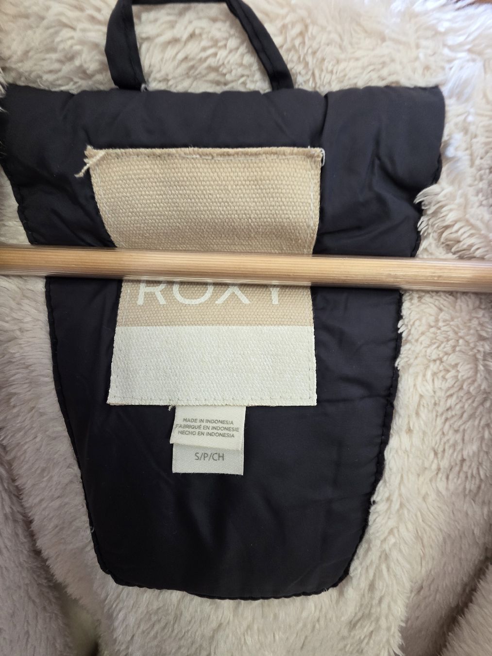 Roxy Jacken: Roxy Parka Jacke mit Teddyfutter Olivgrün Grösse S – Gebraucht aus Solothurn von Tan12345 2