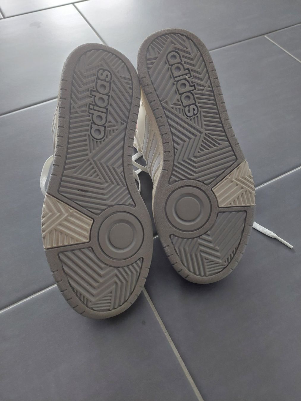 Adidas Scarpe da donna: Adidas Damenschuhe Grösse 39 1/3 – Usato da Bülach venduto da onkyo 4