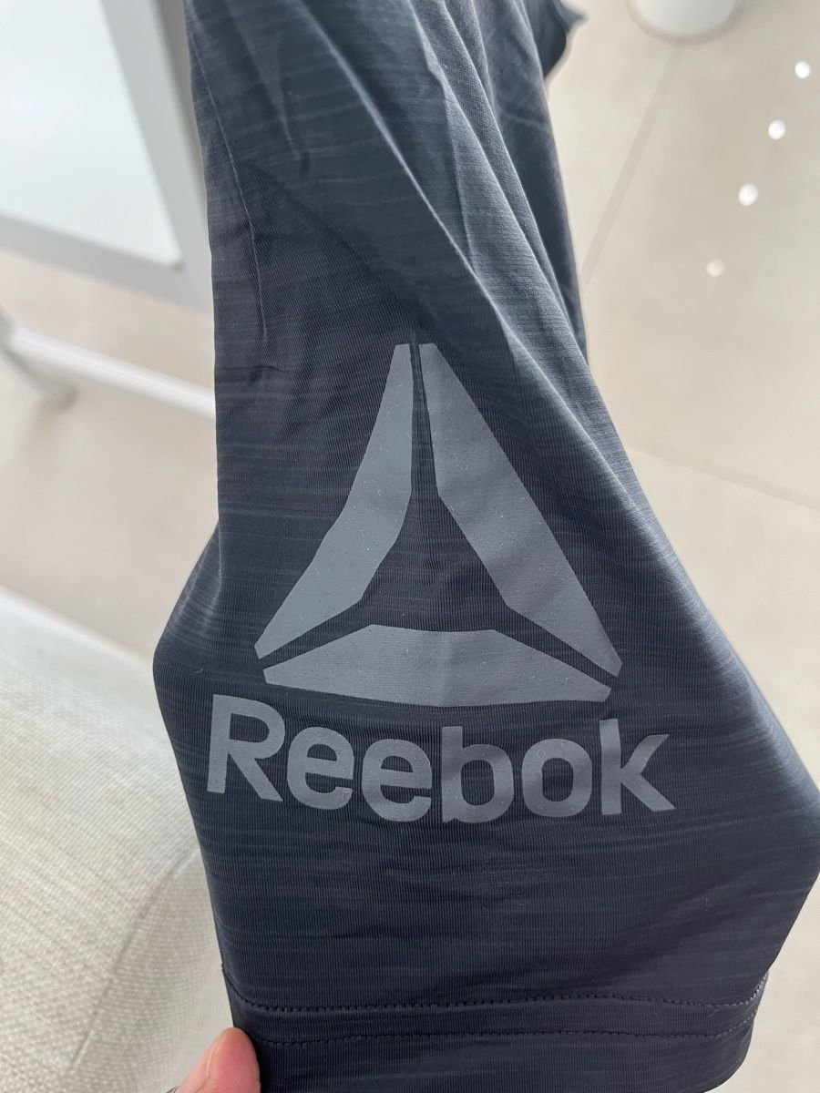 Reebok T-shirt: T-shirt Reebok ActiveChill noir, taille M – Usato da Champlan venduto da YForter 3