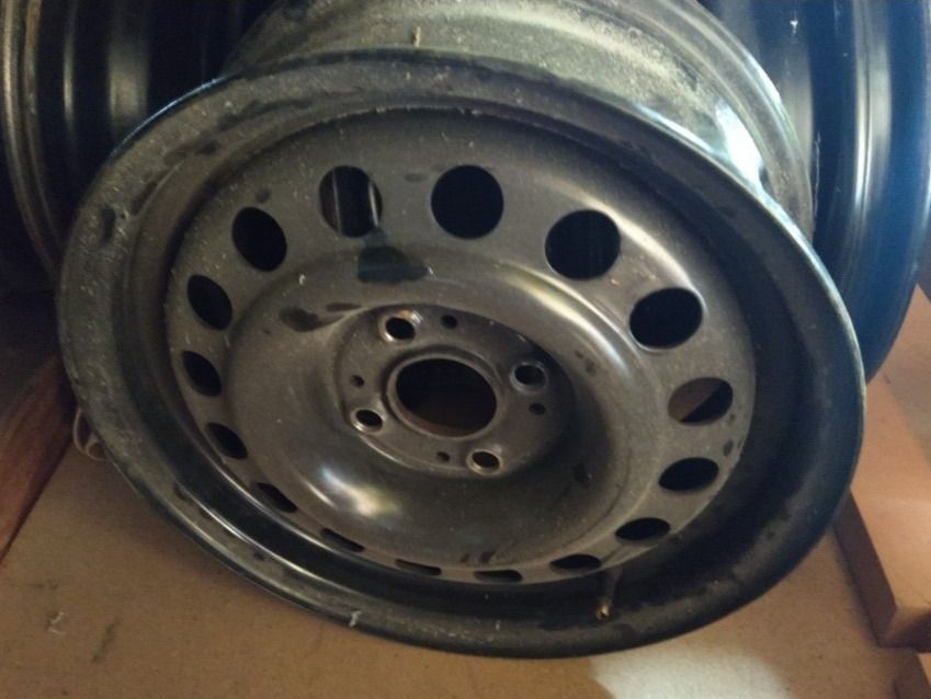 BMW Cerchioni: BMW E30 Stahlfelgen 14 Zoll – Usato da Ebnat-Kappel venduto da nadine1994