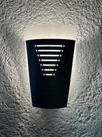 Wandlampe / Metall mit Glaseinsatz matt
