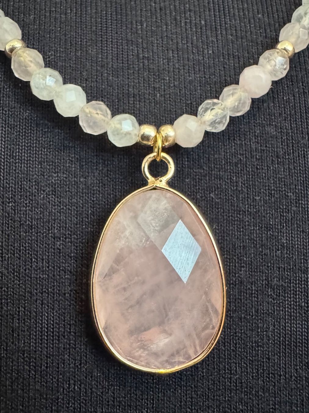 Catenine: Kette mit Rosenquarz-Anhänger – Nuovo (secondo la descrizione) da Dübendorf venduto da Sonibell 1
