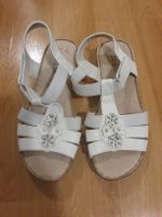 neue weisse Sandalen