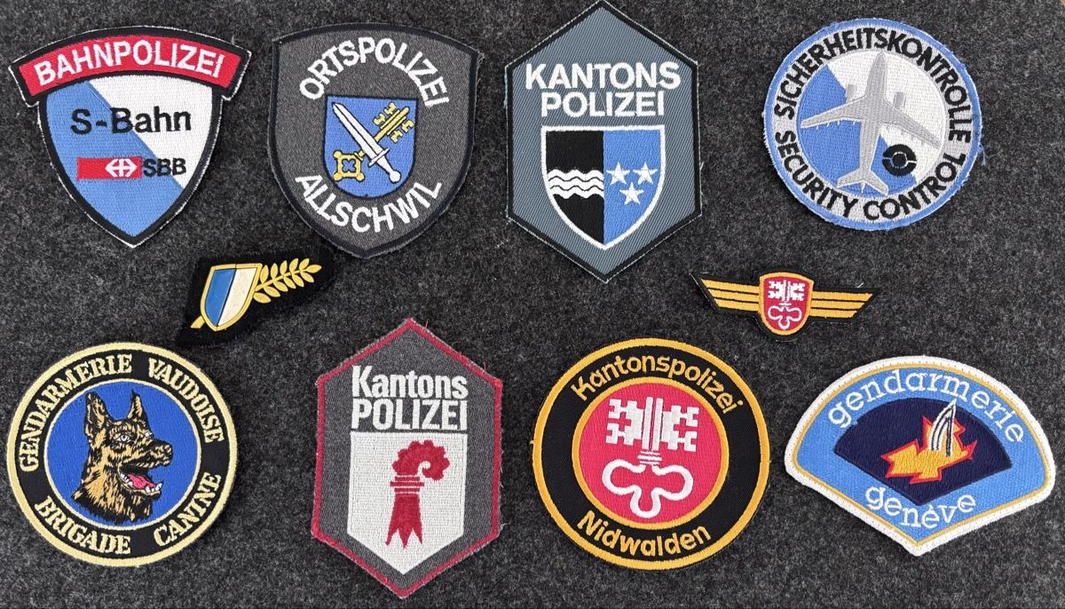 Placchette & Badge: Patches Polizei Schweiz – Usato da Lausen venduto da Eclipse4