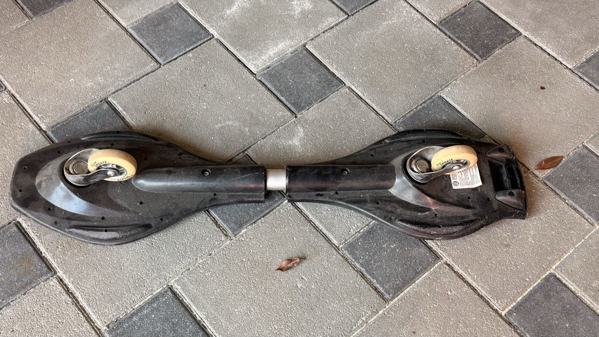 Skateboards: Waveboard HELLRIDER gebraucht mit Rollen funktionsfähig – D'occasion à Kriegstetten par GeNiraco 1