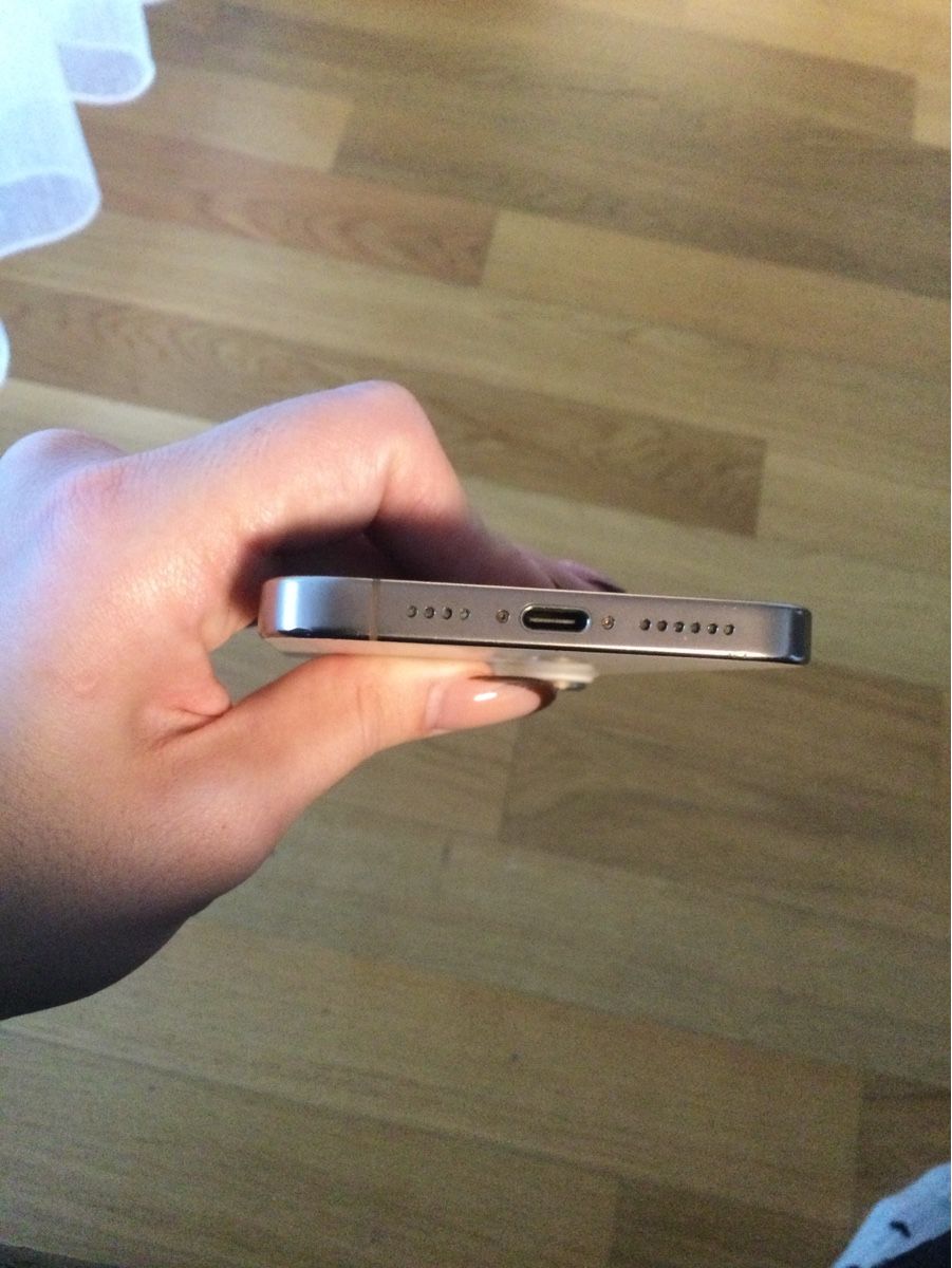 Apple Portables: Iphone 16 pro Max Desert Titanium 256GB – D'occasion à Neuenhof par ema_yl96 5