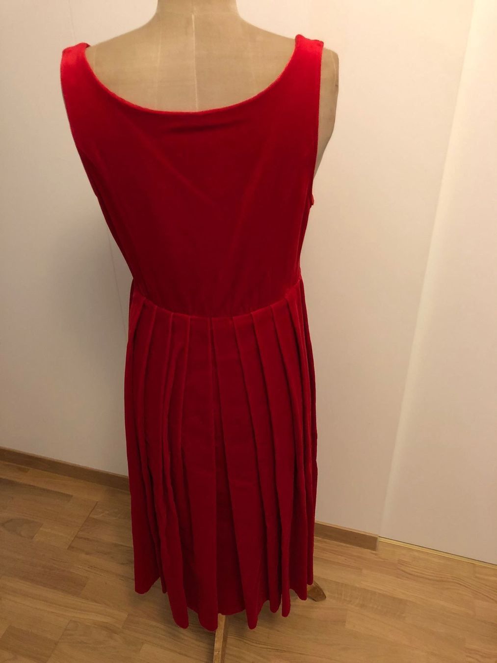 Kostüme: Rotes Dirndl "hochwwertige Verarbeitung" – Gebraucht aus Wabern von carciofo 2