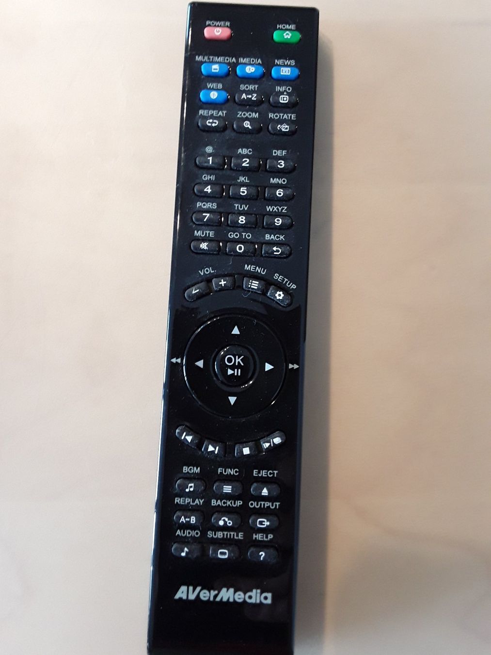 Telecomandi: AverMedia Fernbedienung – Usato da Rudolfstetten venduto da Ivost