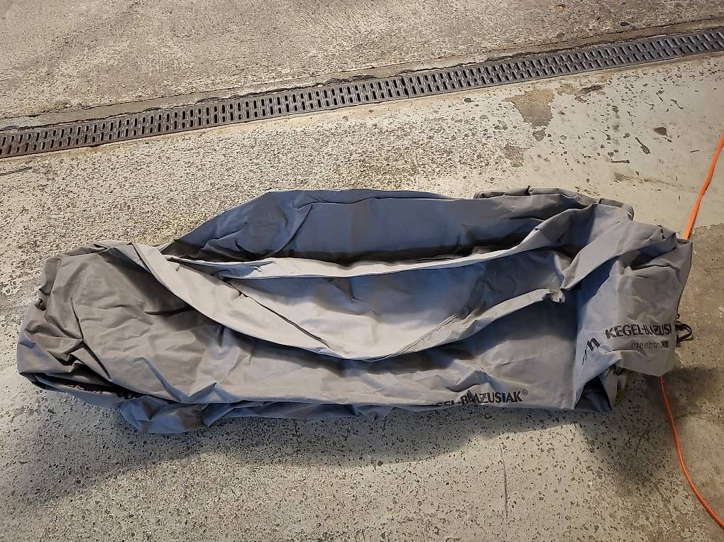 Abdeckhülle: Abdeckplane Auto – Neu und originalverpackt aus Rüti ZH von poopey
