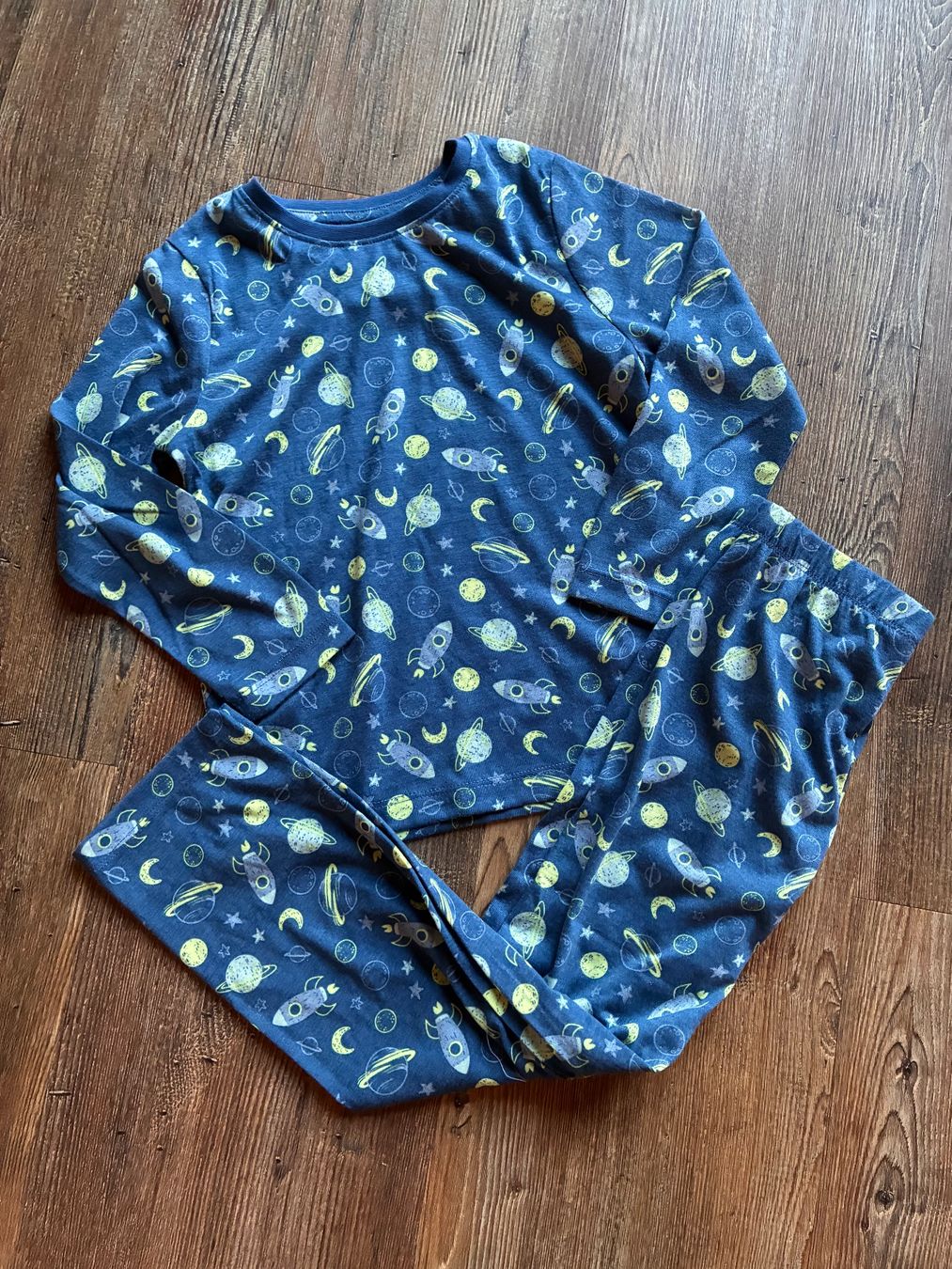 Pigiama & Simili: Schönes Pyjama Gr. 110/116, Neu – Nuovo (secondo la descrizione) da richterswil venduto da lunamarie001