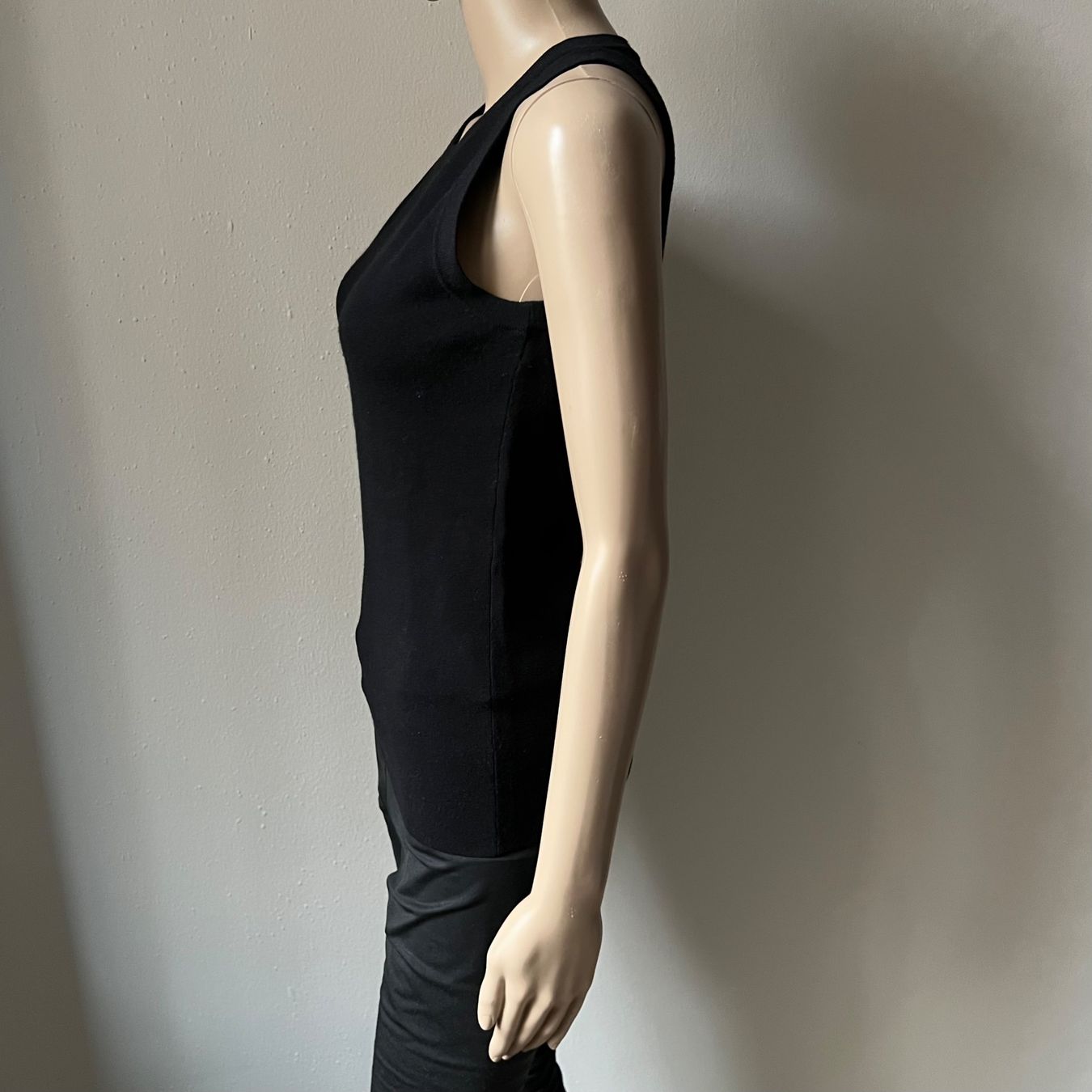 Hallhuber Top: HALLHUBER Top 🖤 – Usato da Zürich venduto da ClosetQueen 3