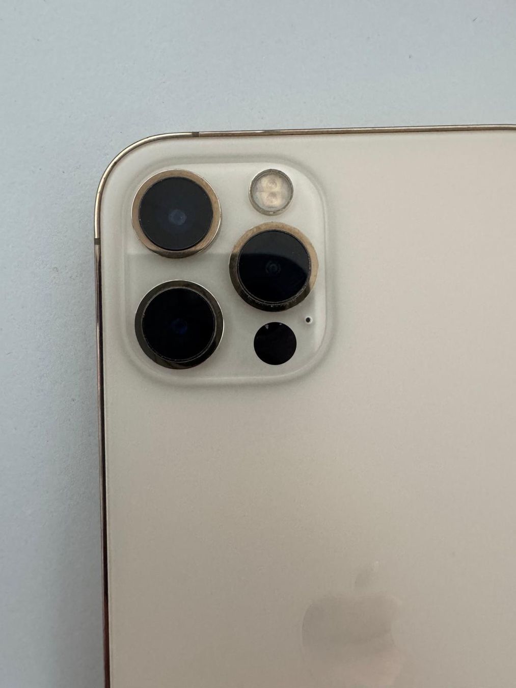 Apple Portables: iPhone 12 Pro, 256 GB – D'occasion à Birrhard par Raya1123 1