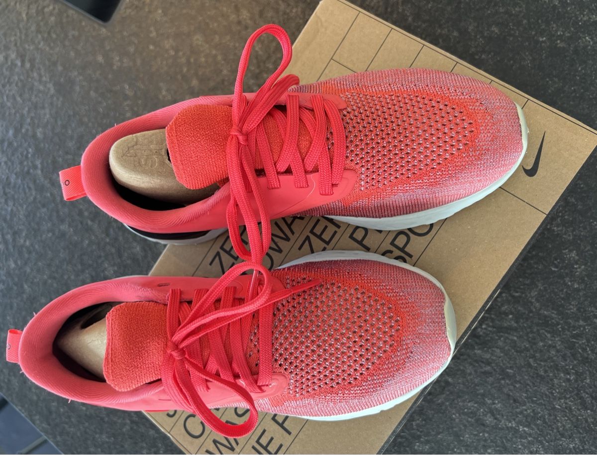 Nike Damenschuhe: NIKE Odyssey React 2 Flyknit Damen Grösse 36.5 – Gebraucht aus Hölstein von ChevalBlanc 1