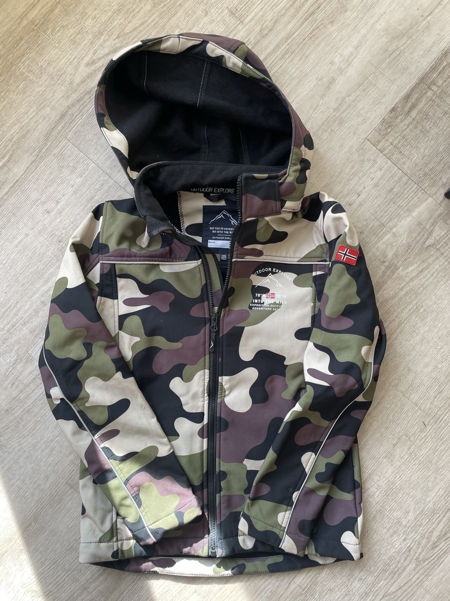 Vestes: Outdoor Explore Softshell Jacket Camouflage Used Condition – D'occasion à Adliswil par suz_qs5w