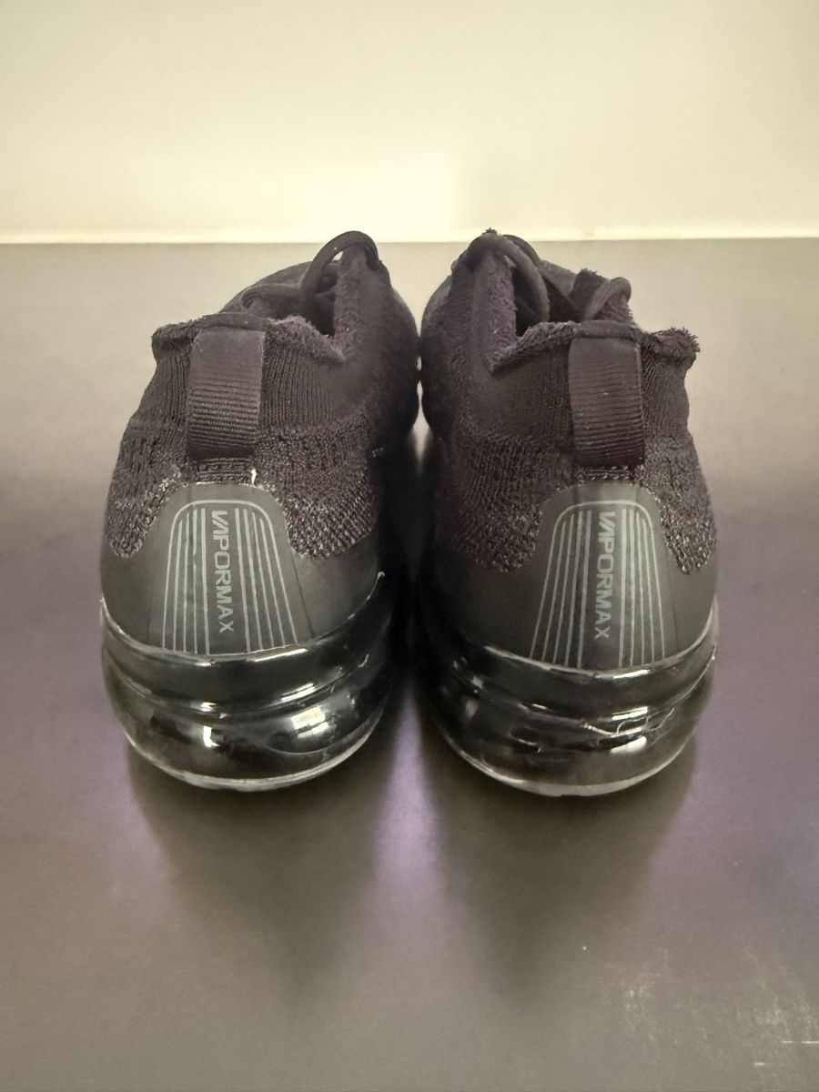 Nike Chaussures hommes: Nike Vapormax Flyknit noir pointure 42 – D'occasion à Bussigny par nan_nw9d 1