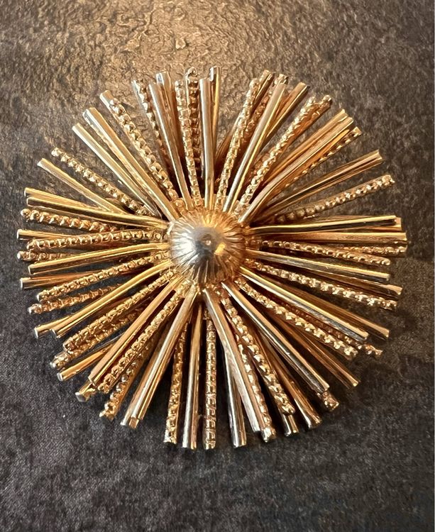 Broche Vintage Signée Ferraggioli - Voiture En étain Doré - Pièce Rare De Collection