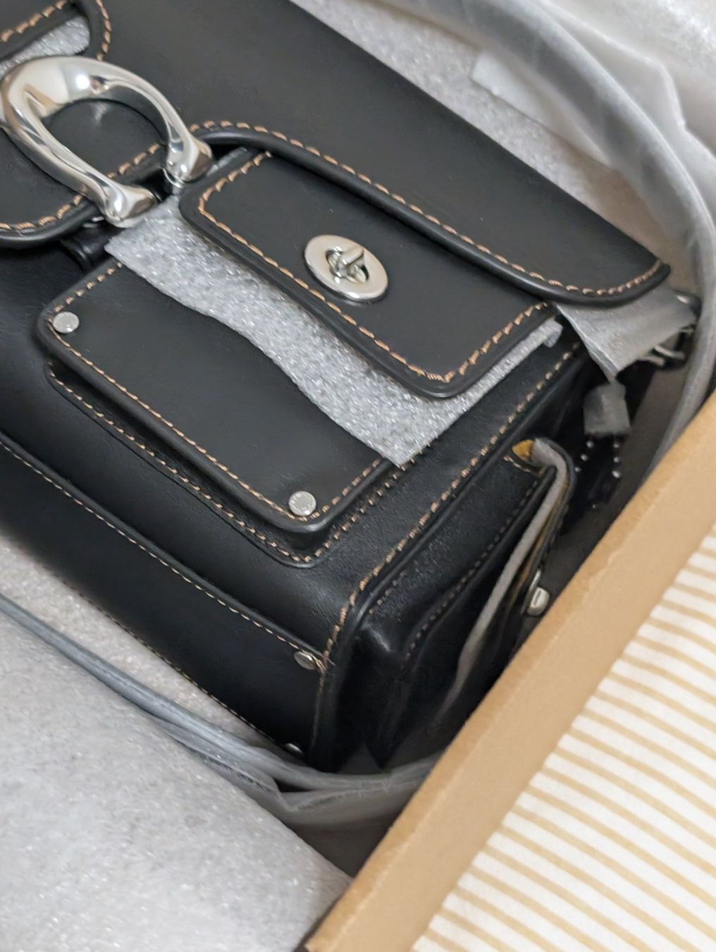 Coach Taschen: Coach Cargo Soft Tabby Schwarz  NEU mit Etikett – Neu und originalverpackt aus Wettswil von tke_xt9q 3