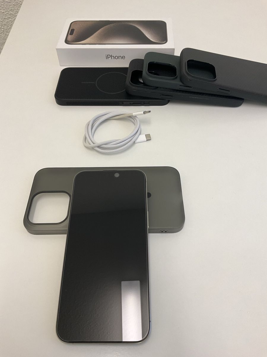 Apple Portables: Iphone 15 pro max – D'occasion à Zürich par DemiSu 2