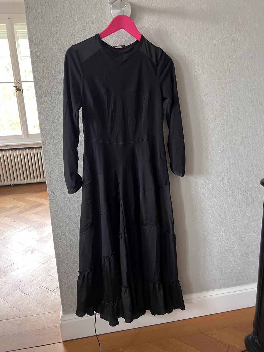 High Vestiti: Kleid HIGH, Gr. 36, schwarz – Usato da Solothurn venduto da Brini06
