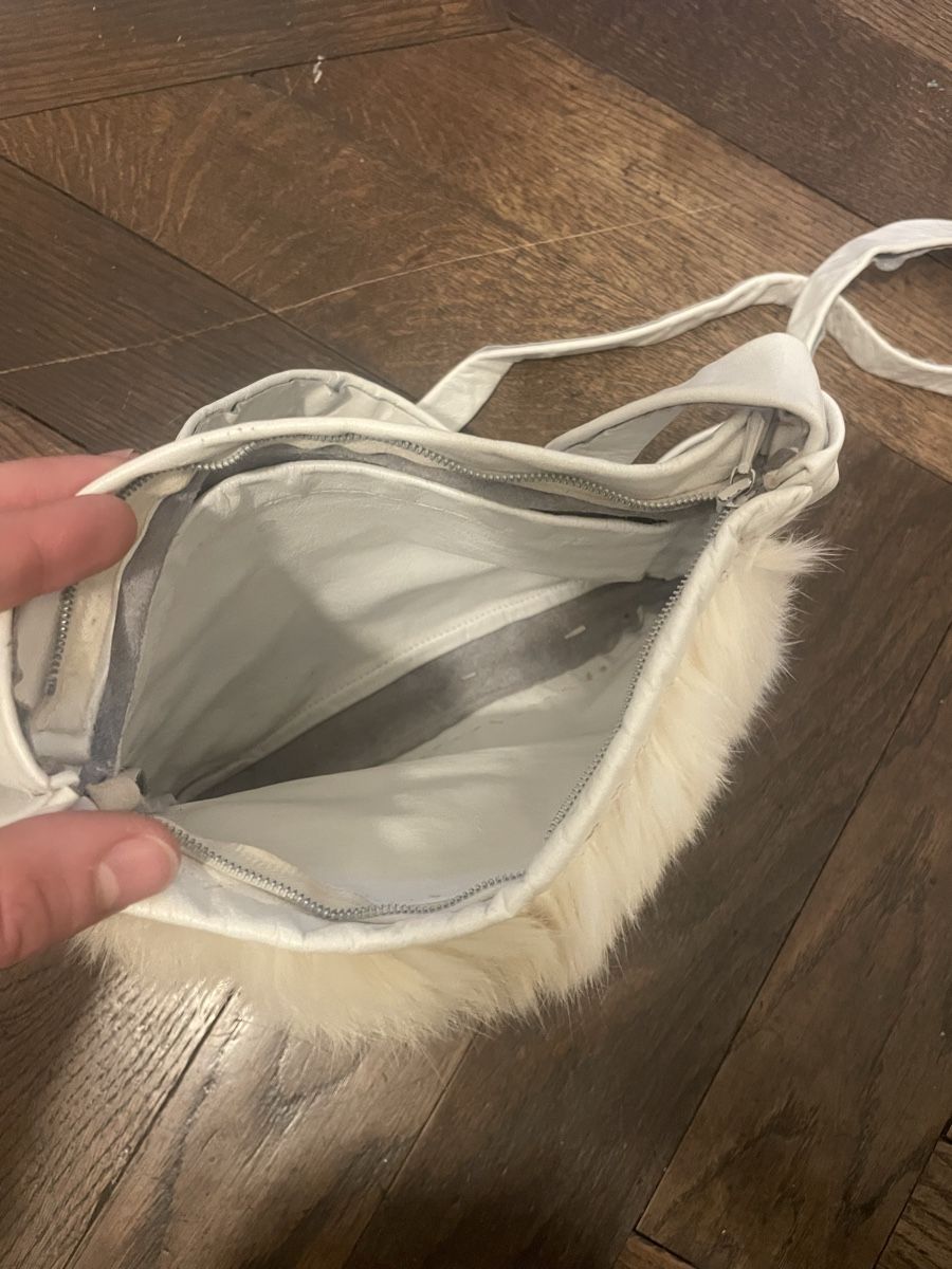 Borse da donna: Weisse Winter Hand/Umhängetasche echtleder mit Fell – Usato da Zürich venduto da yas_alam 2
