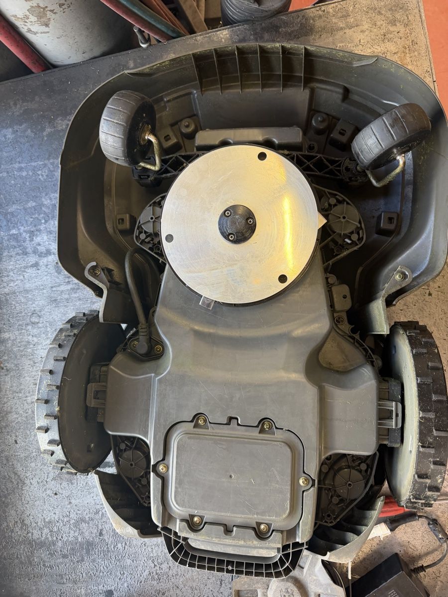 Husqvarna Rasenmäher: Husqvarna 320 NERA – Gebraucht aus Basel von GTS06 2
