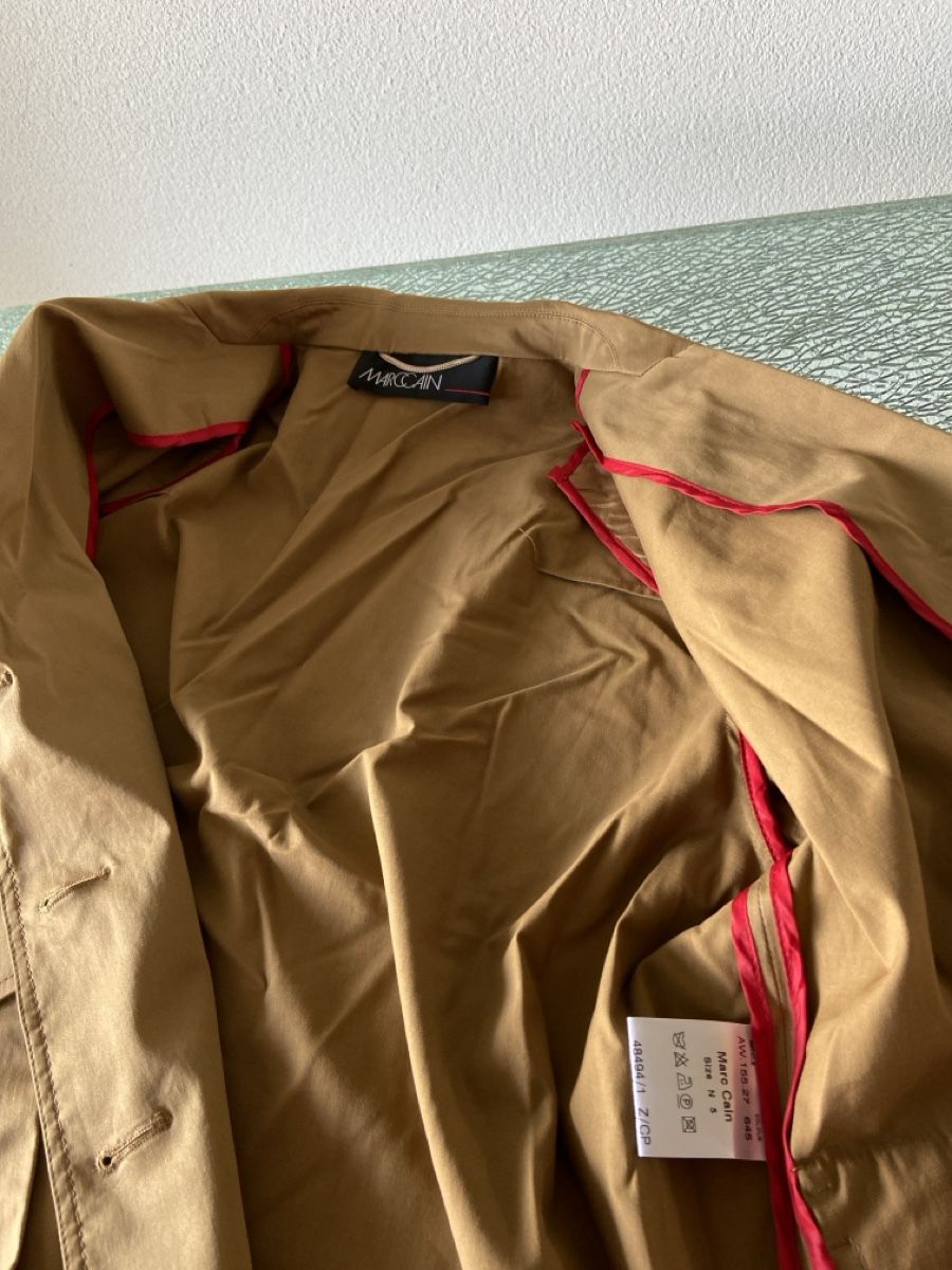 Marc Cain Giacche: Neue MARCCAIN beige Jacke Gr. 5 – Nuovo (secondo la descrizione) da Oftringen venduto da andrax 7