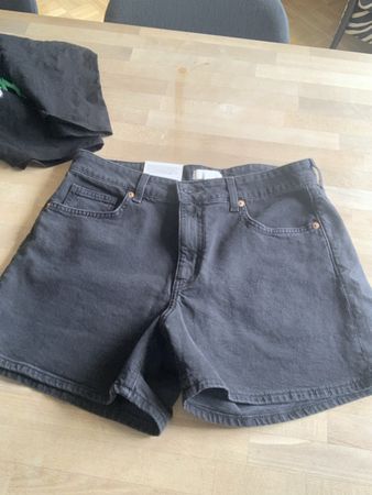 Schwarze Denim Shorts, Grösse 38, Sommer-Must-Have, Top Zust