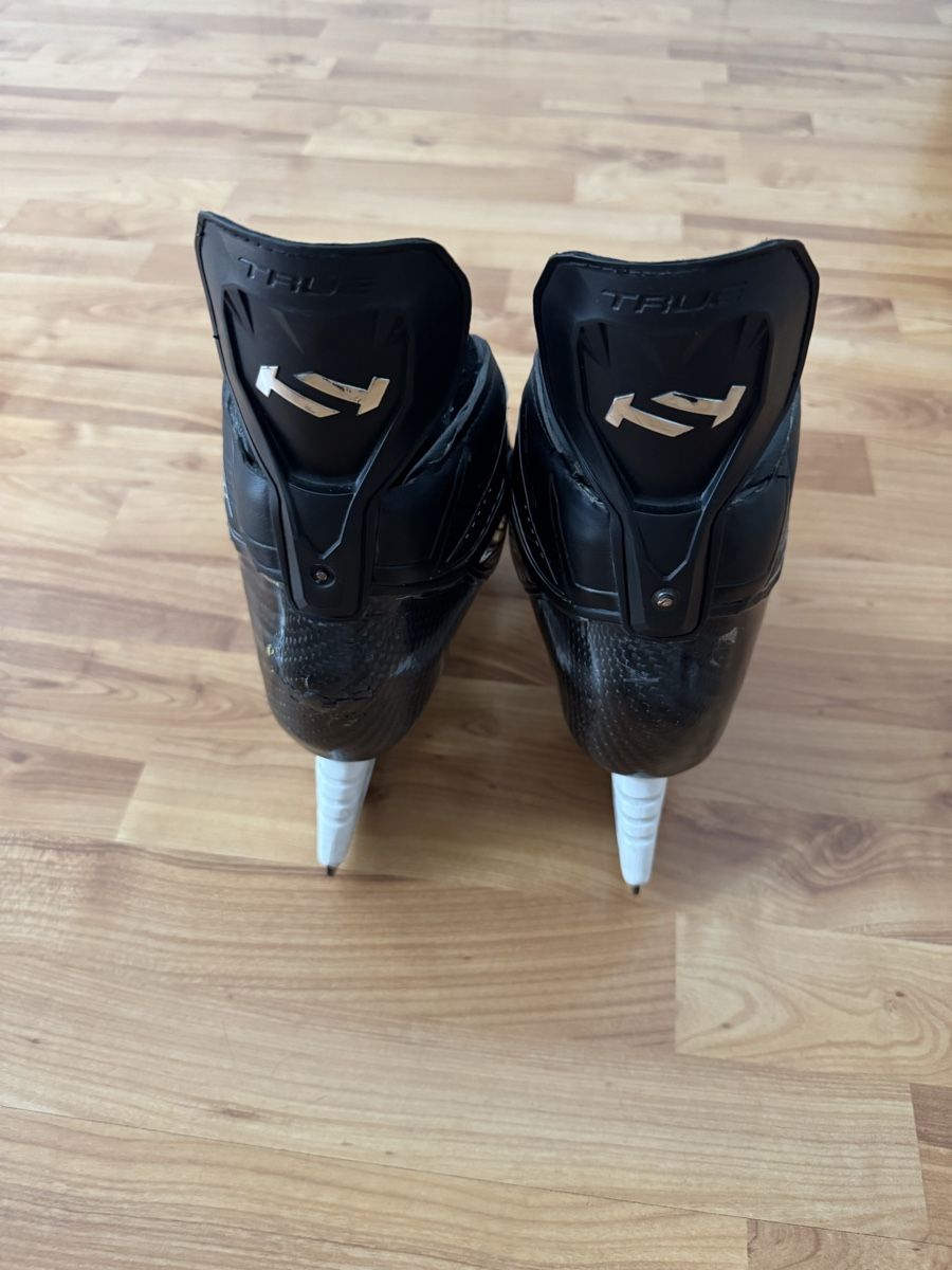 Schlittschuhe: True Custom Skates 44 plus Eisen – Gebraucht aus Zürich von pa.ul 2