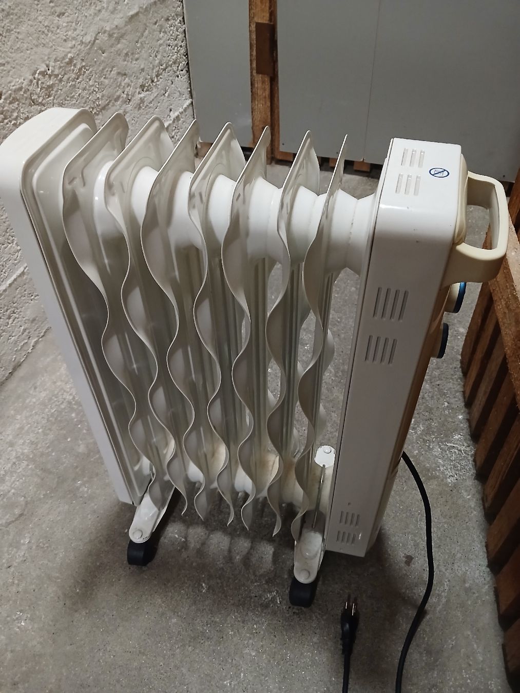 Heizgeräte: Satrap Ölradiator 2000W – Gebraucht aus Zug von Si7zLaC
