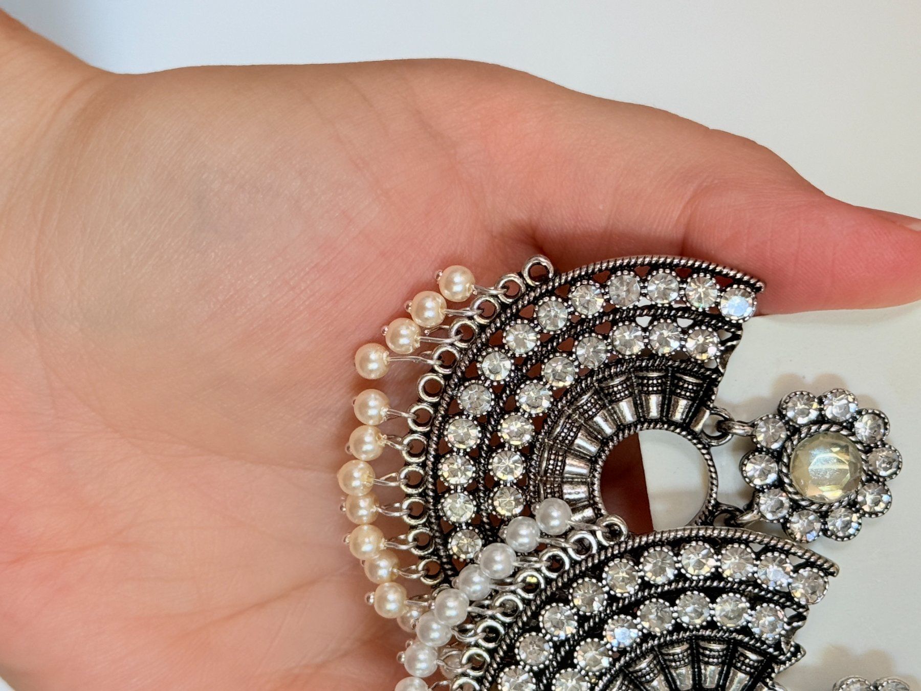 Boucles d'oreille: Boucles d'oreilles Lovisa avec perles neuves – Défectueux à Genève par AGBERG 3