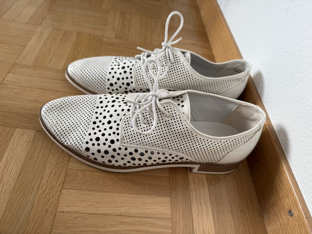Scarpe da donna: Schuhe – Usato da Stans venduto da lorena.17 2