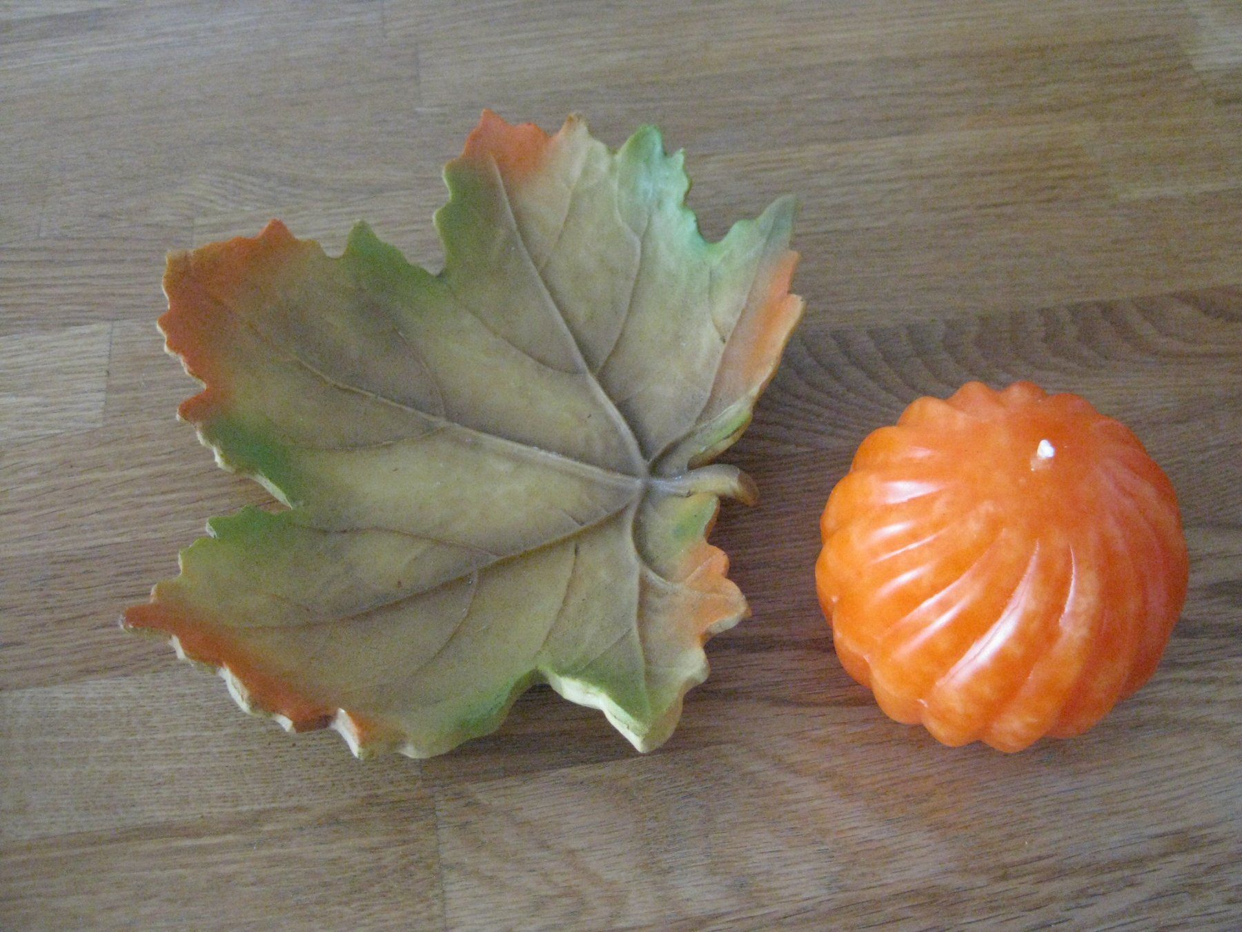 Tutte le decorazioni: Schönes Blatt mit goldenem Apfel oder mit Oranger Kerze – Nuovo (secondo la descrizione) da Romanshorn venduto da Wazoohandlung 3