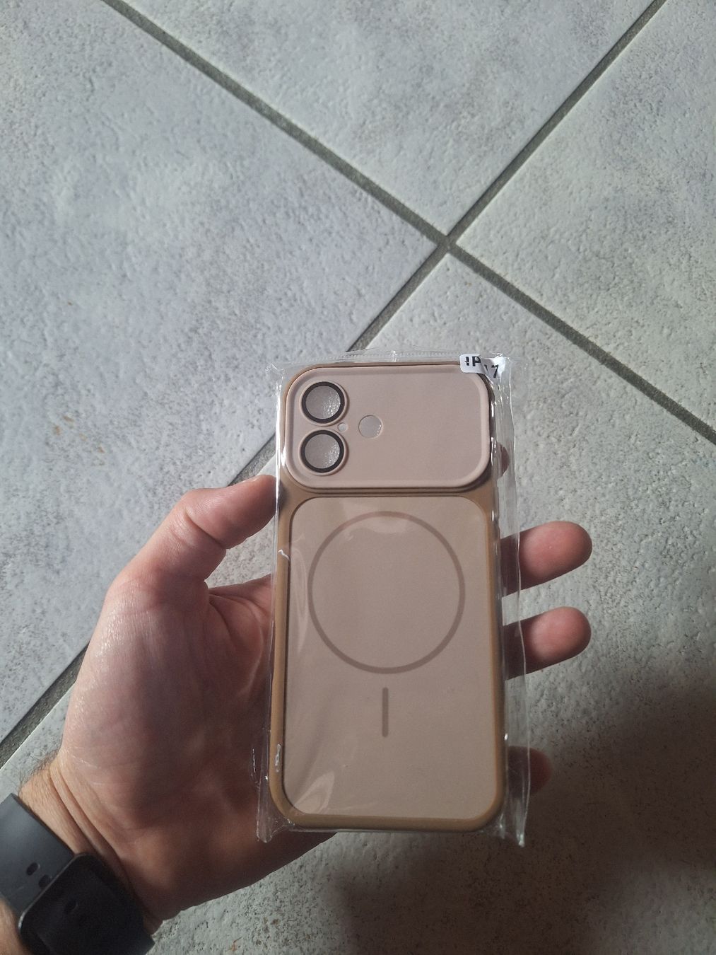 Apple Covers & Schutzfolien: Iphone 17 Hülle braun – Neu und originalverpackt aus Luven von WT_GmbH