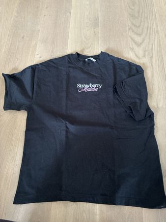 FB Sister T-Shirt Strawberry Matcha Black Size S