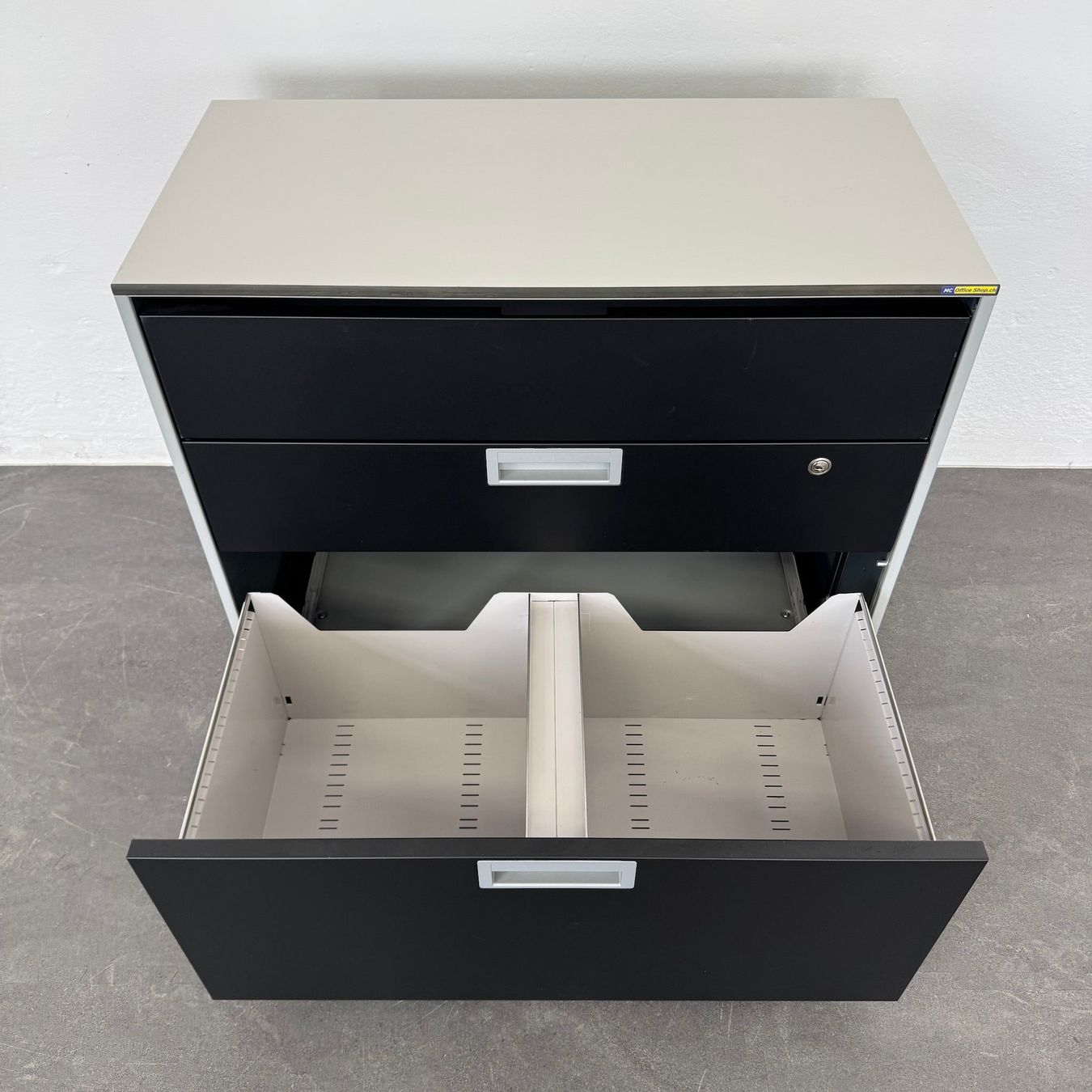 Lista Armadi: Lista Office LO Qub Modul-Sideboard 2-OH 800mm - – Usato da Schönenwerd venduto da mcofficeshop 1