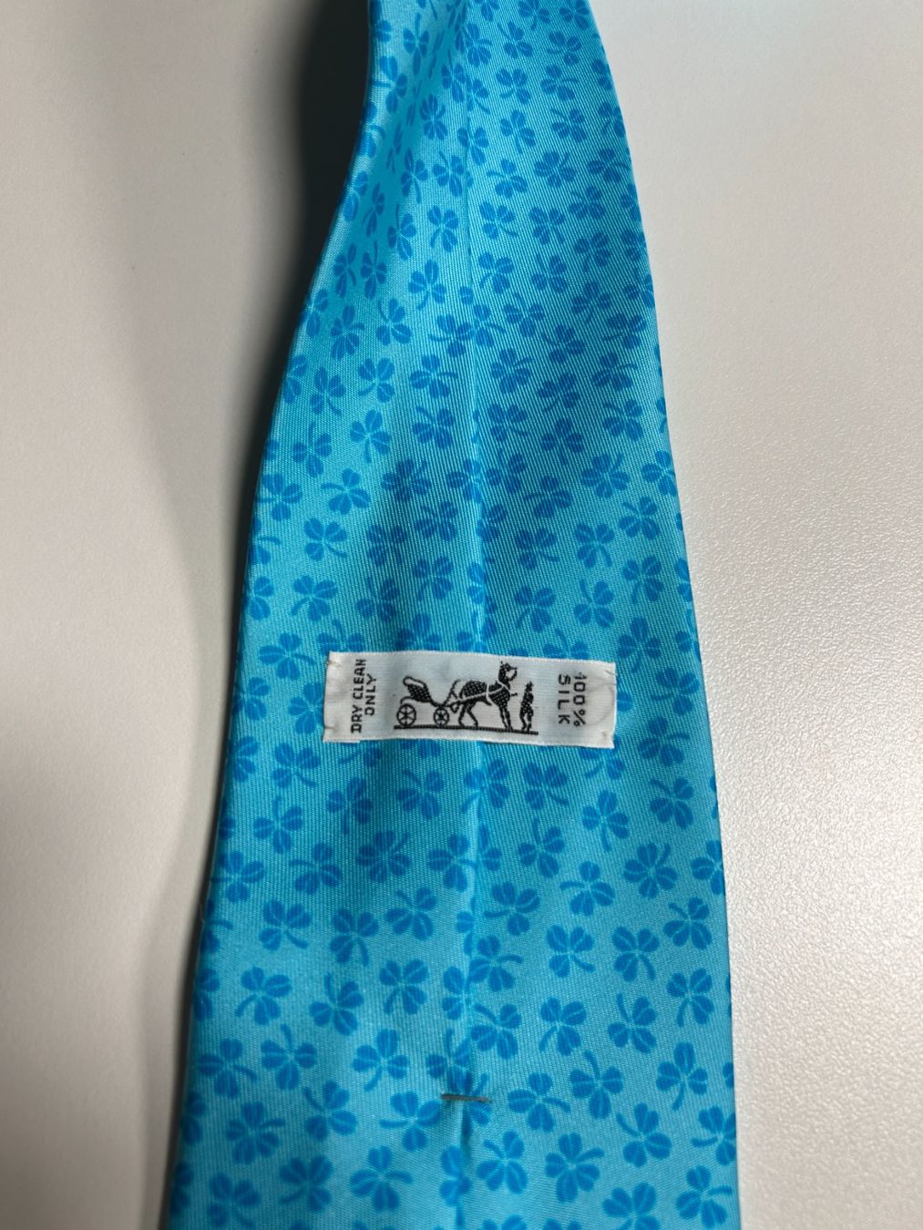 Hermès Cravatte: Hermès Kleeblatt Krawatte – Nuovo (secondo la descrizione) da Bern venduto da kurtikobolt74 2