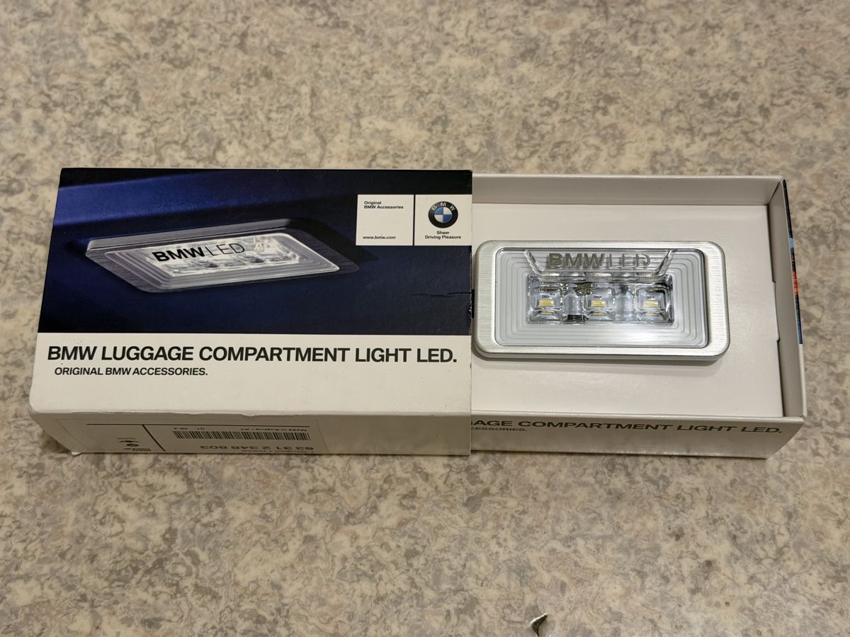 BMW Alle Autoersatzteile: BMW Kofferraum Leuchte LED Original – Neu (gemäss Beschreibung) aus Basel von Frenchie-Bulldog 1