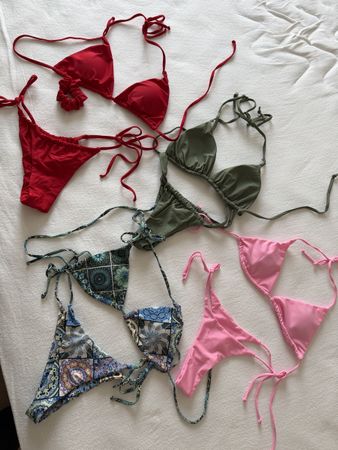 4 Bikinis Grösse S